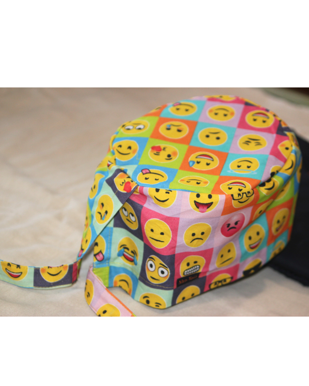 Moods Emoji: No-elastic unisex Scrub Cap